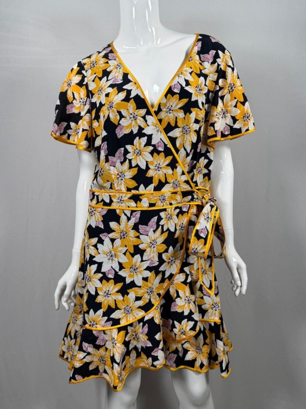 NWT Cinq a Sept Floral Cameron Silk Wrap Dress Navy Multi Size 12